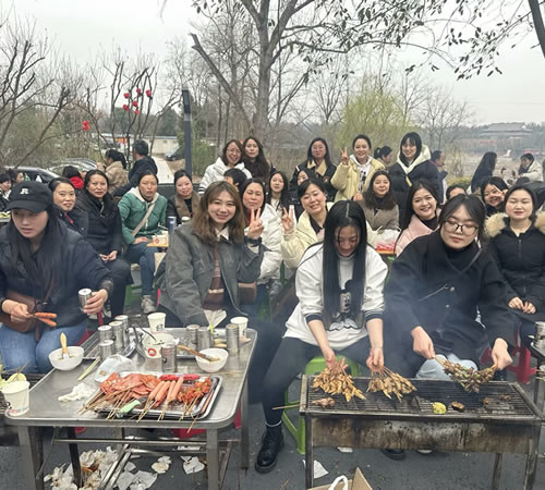 綿陽市先鋒醫(yī)療器械有限公司—— 慶祝“3.8婦女節(jié)”，共赴燒烤盛宴，致敬巾幗風采